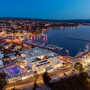 Luxury Riva Hotel