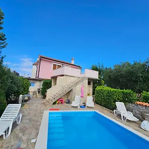  Villa Kate, With A Private Swimming Pool And Garden