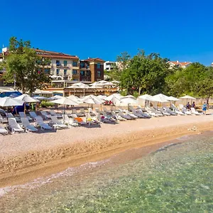 Blue Waves Hotel